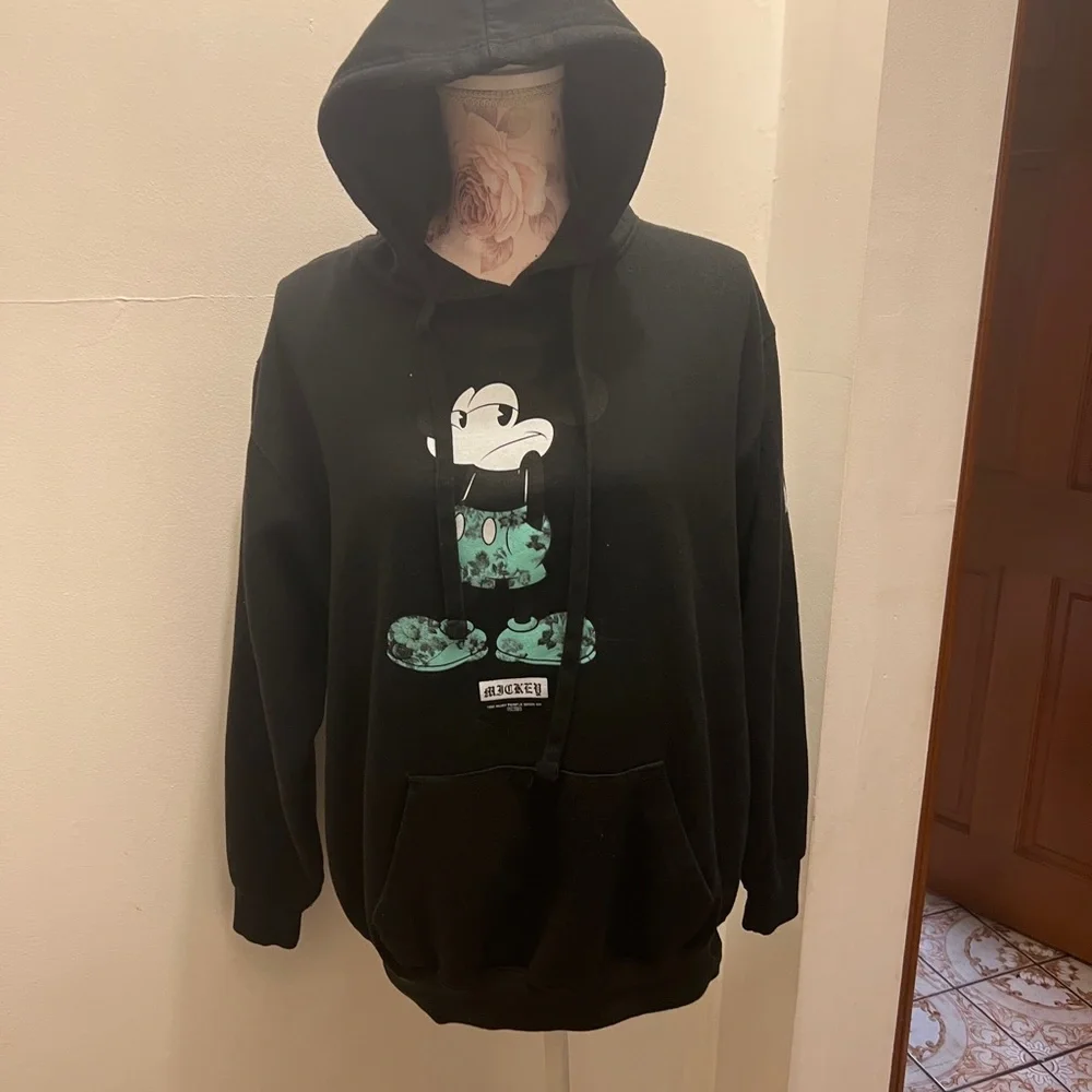 Hoodie and sweatpants - Picture 6 of 9